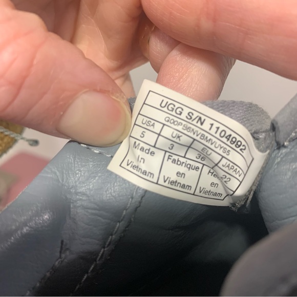 UGG Grey Suede Lace Up Platform Sneakers. Size 5 - Picture 8 of 10